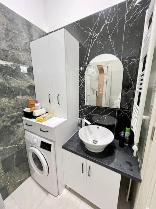 Apartament In Centrul Istoric Oradea Buitenkant foto